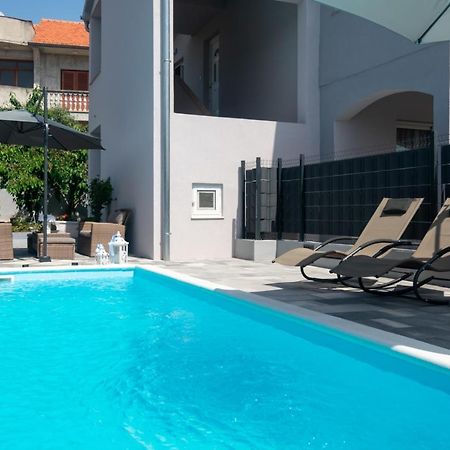 Modern Apartment With Private Pool Bibinje Exterior photo