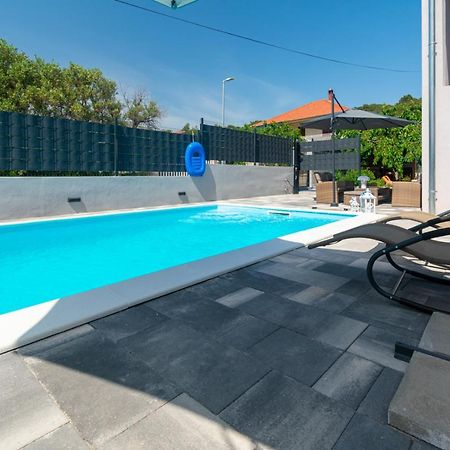Modern Apartment With Private Pool Bibinje Exterior photo