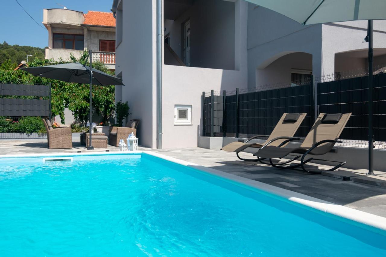 Modern Apartment With Private Pool Bibinje Exterior photo